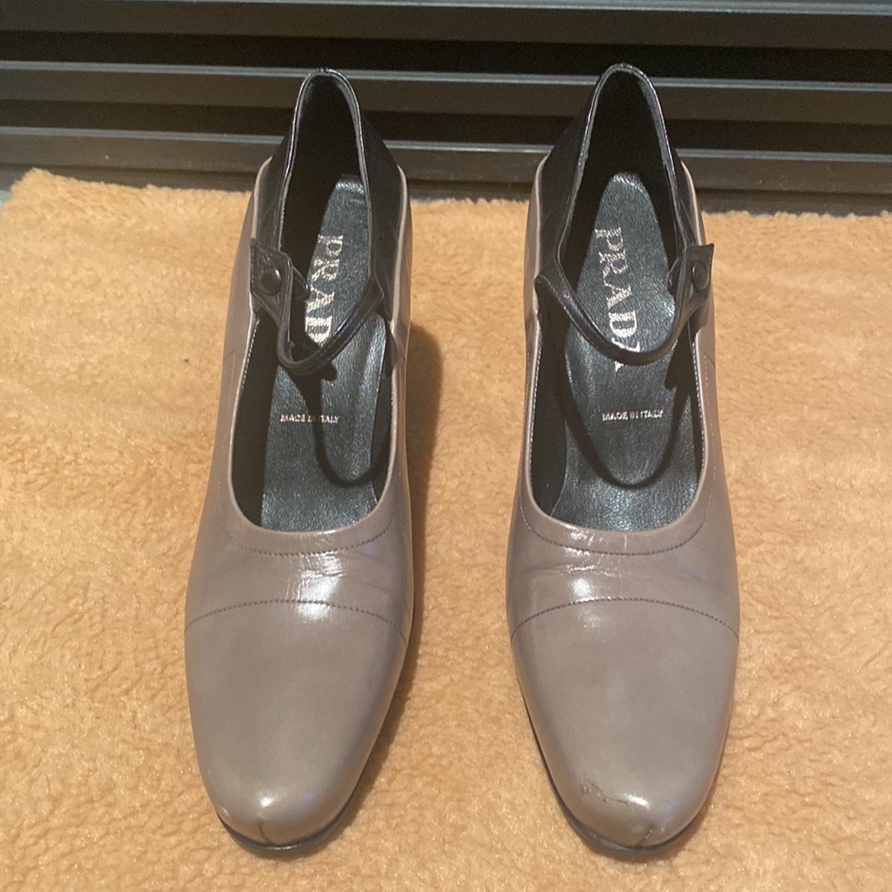 Classic Prada Mary Jane Heeled Shoes Size 38. Excellent Condition. Worn Once. - Picture 2 of 8